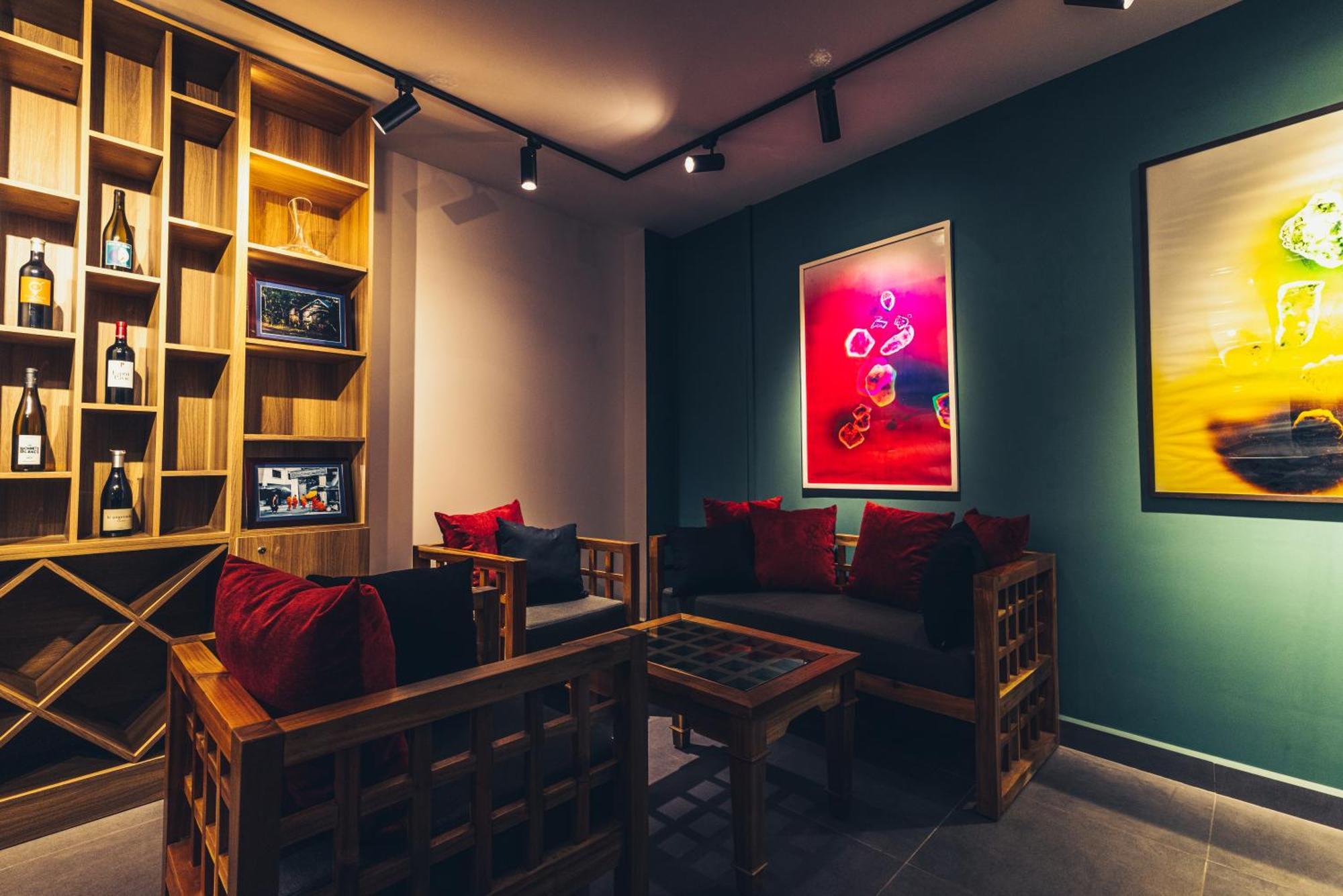 Suite Home Boutique Hotel Phnom Penh Exterior photo