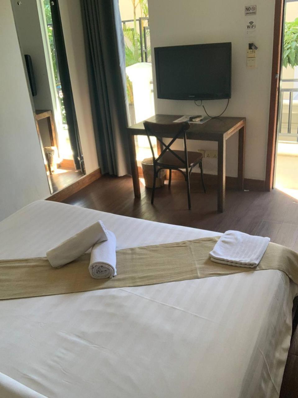 Suite Home Boutique Hotel Phnom Penh Exterior photo