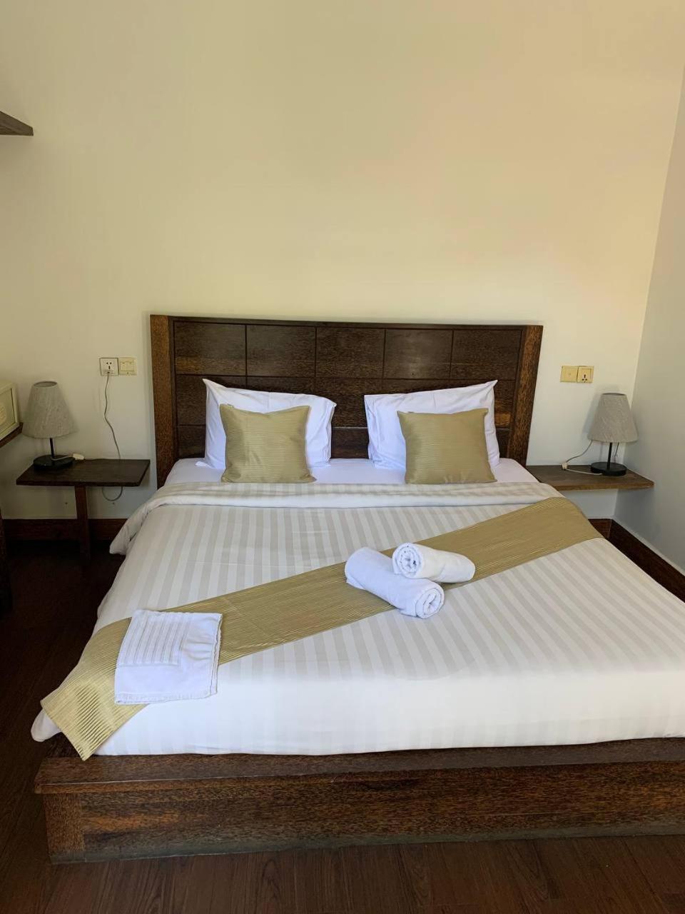 Suite Home Boutique Hotel Phnom Penh Exterior photo